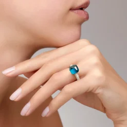 Anello Nudo Classic*Pomellato Store